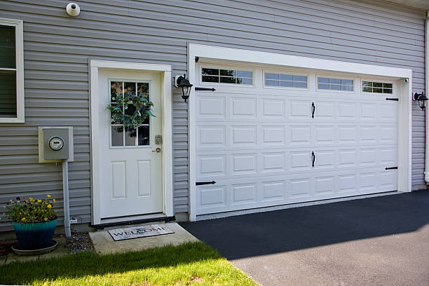 24/7 Emergency Garage Door Panel Replacement experts in Crouch Mesa, NM